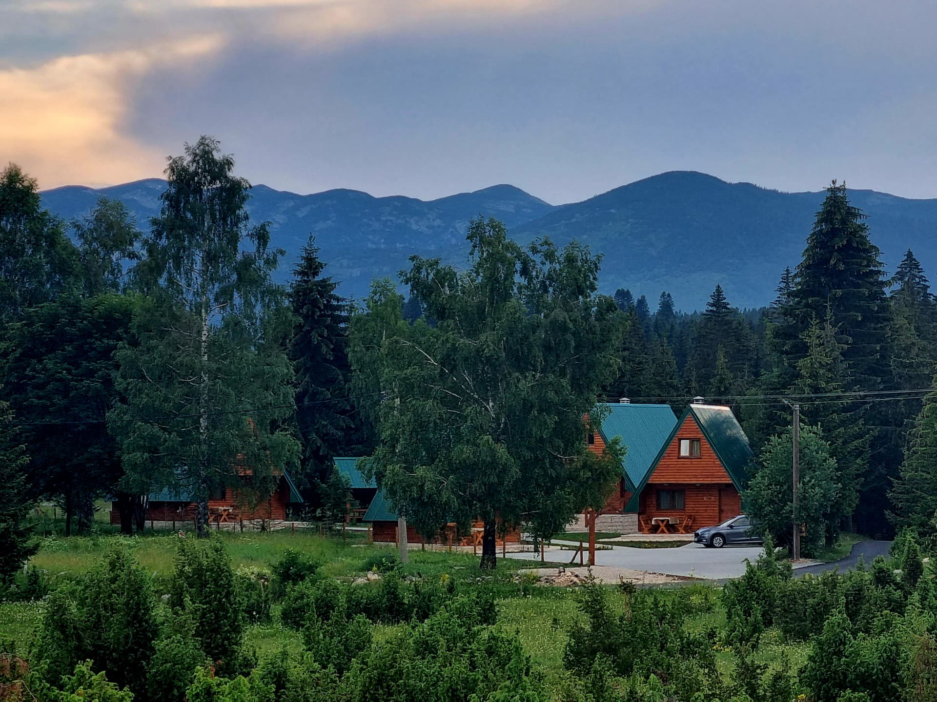 Kontakt fotografija Hedonist Village